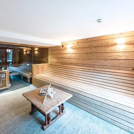 Golf - Penthouse, Balcony & Sauna Access Ferienhaus *