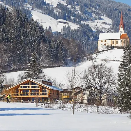 Feriehus Golf - Penthouse, Balcony & Sauna Access Kleinboden
