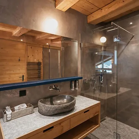 Golf - Penthouse, Balcony & Sauna Access *