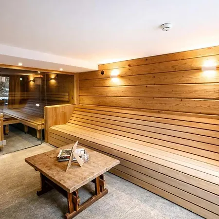 Golf - Penthouse, Balcony & Sauna Access Kleinboden