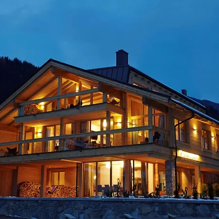 Golf - Penthouse, Balcony & Sauna Access Kleinboden